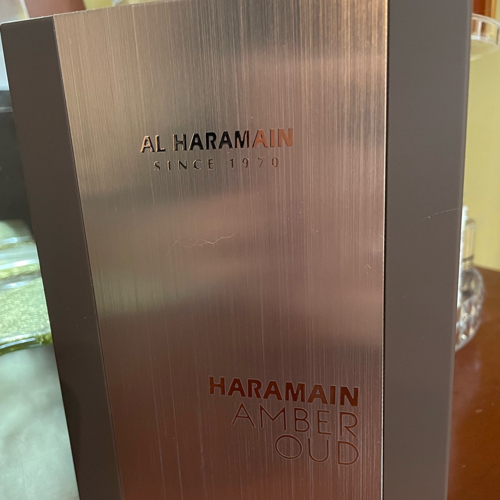 Al Haramain Amber Oud EDP Gold edition. Very potent 10 hours longevity